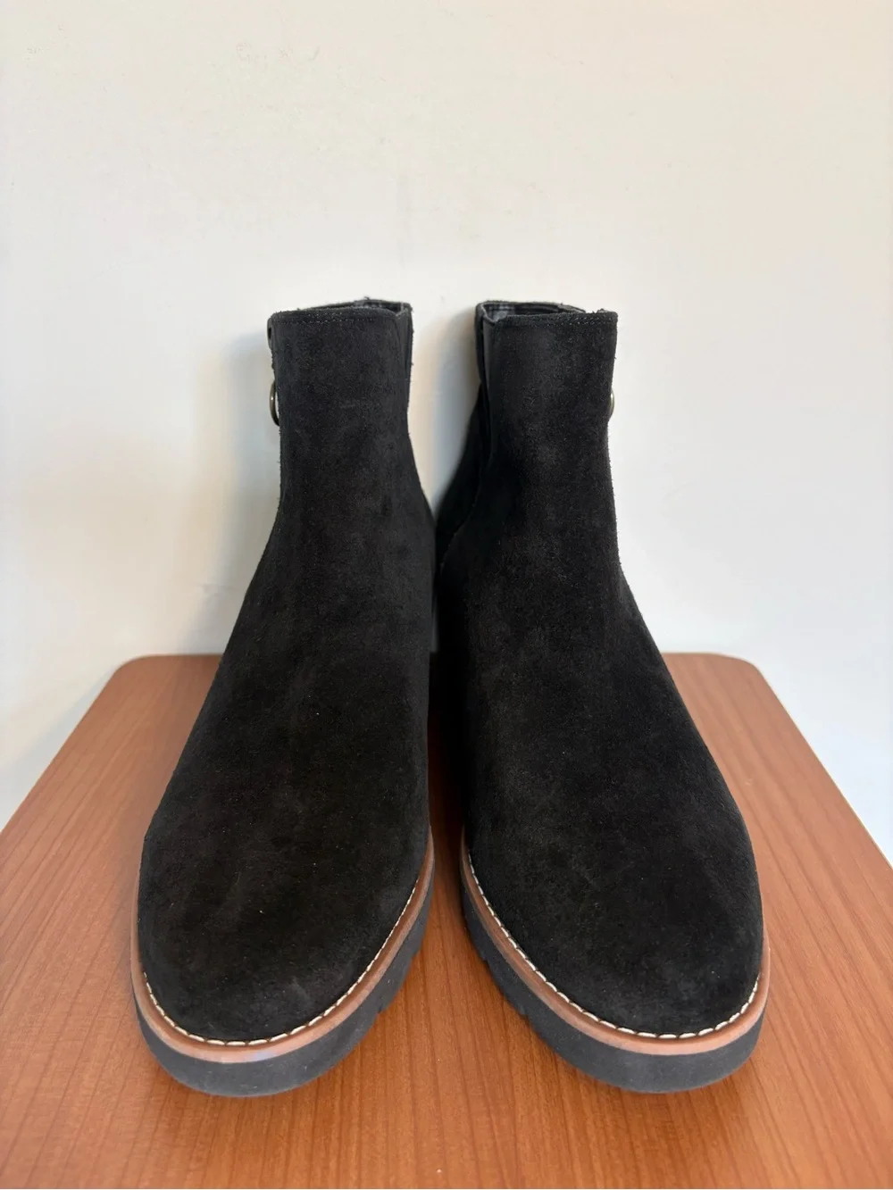 Vionic Hazal Water Repellent Suede Ankle Boots Wedge Heel US Women's size 9.5